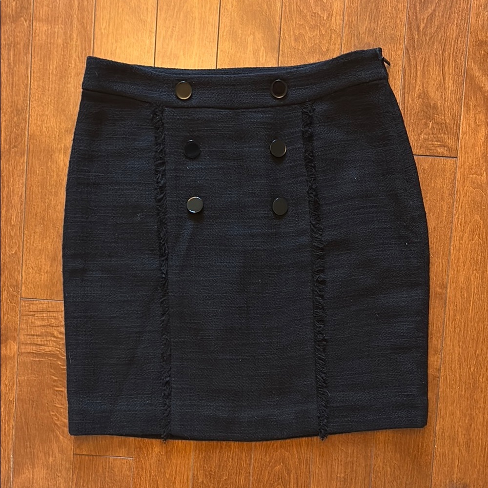 Karl Lagerfeld Black Button-Accent Pencil Skirt